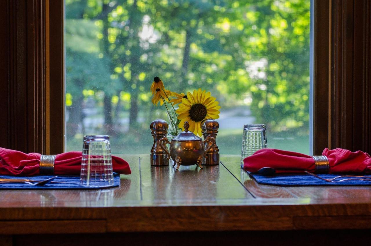 Heart Of The Village Bed & Breakfast In Shelburne Vt エクステリア 写真