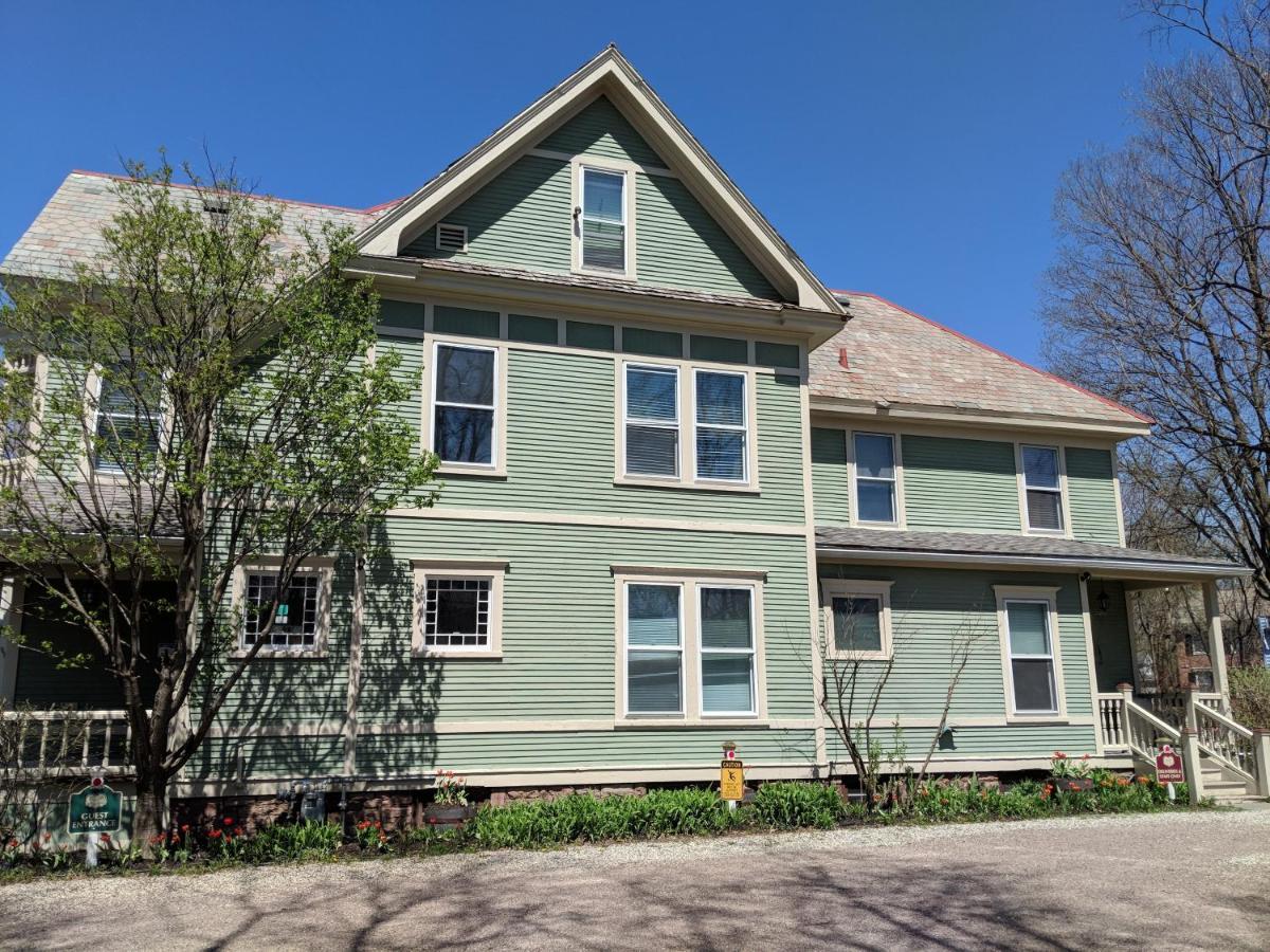 Heart Of The Village Bed & Breakfast In Shelburne Vt エクステリア 写真