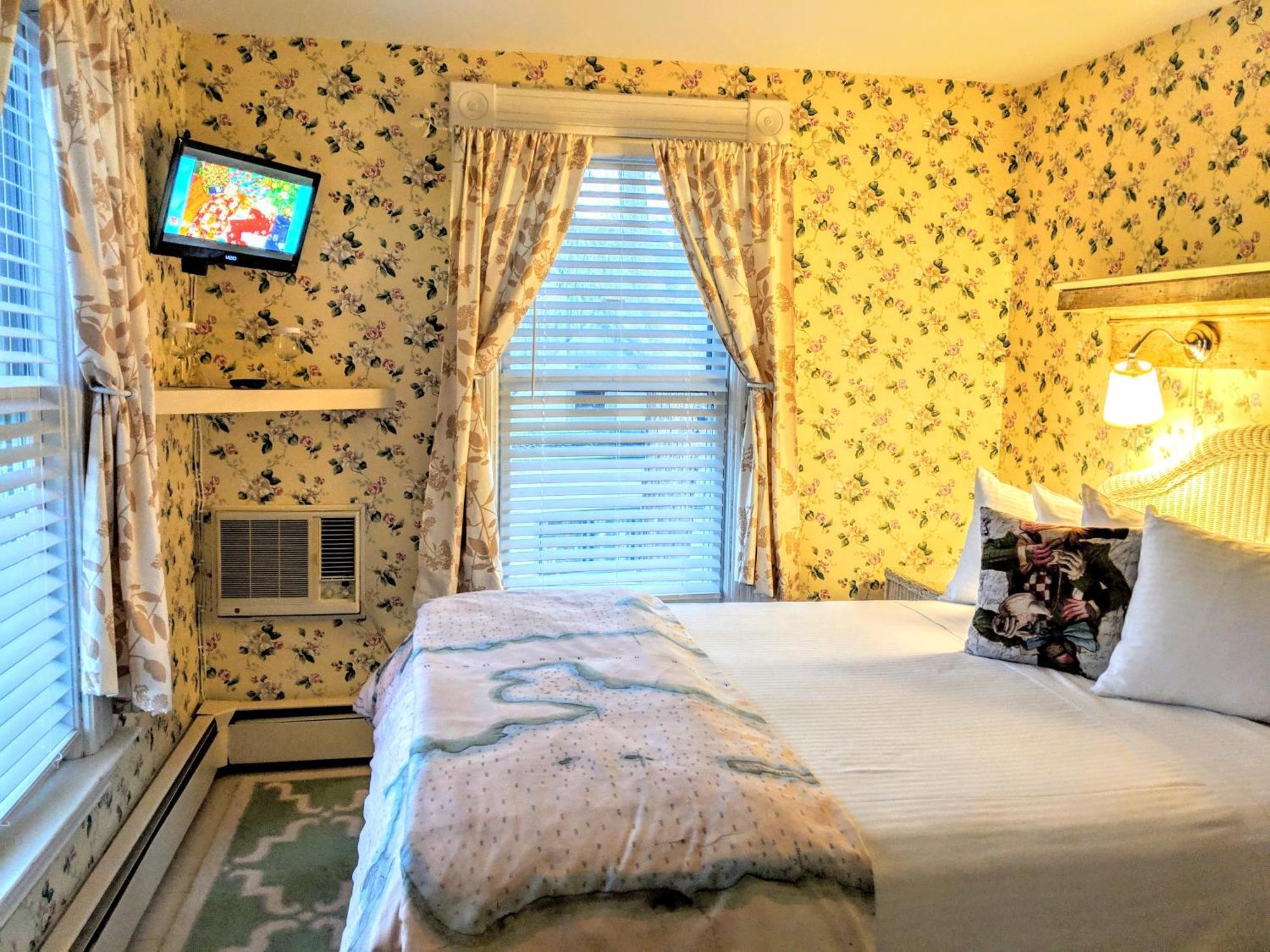 Heart Of The Village Bed & Breakfast In Shelburne Vt エクステリア 写真