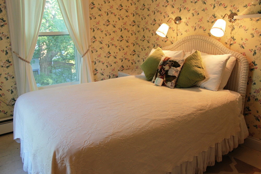 Heart Of The Village Bed & Breakfast In Shelburne Vt エクステリア 写真