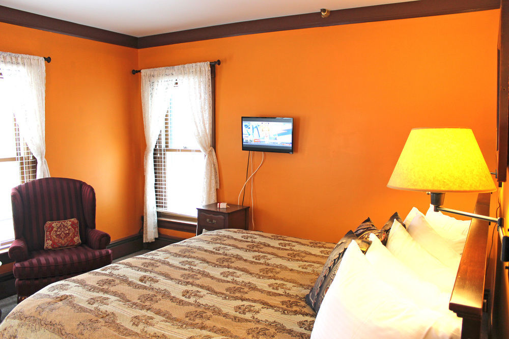 Heart Of The Village Bed & Breakfast In Shelburne Vt エクステリア 写真